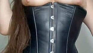 la dueña del bar... uh, hace video especial metiendo dedo en su concha enorme pa' el cliente nuevo... le flipa verga extraña full xred sheer!!