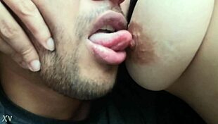 quieres verme chupando tetas tocando su vulva mientras follamos?