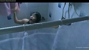 PIU CHAUHAN NIPS SLIP INTO NUDE SEX SCENE!