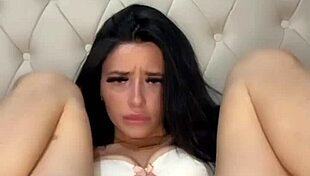 yo this horny american college teen is fingering her wet pussy squirting live on cam