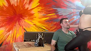 muscular latina bodybuilder fucks delivery boy