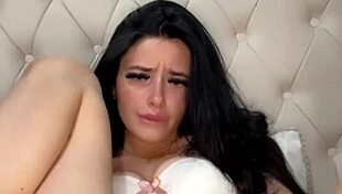 yo this horny american college teen is fingering her wet pussy squirting live on cam