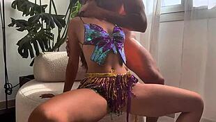 Horny Big Ass Babe Bounces Juicy Cheeks on Monster Cock Until Explosive Squirting Creampie