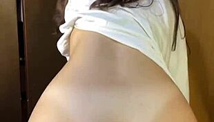 best lap dance ever! my skinny roommate grinds huge ass cowgirl on lap 🔥🍑