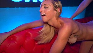 Cofla shuts Medellin bar lights to fuck slim Argentinian with 24cm cock