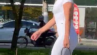 Powerful loira handles brutal public double penetration outdoors?