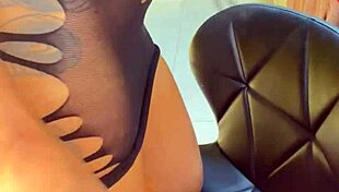 her sweet pussy tastes divine as tongue dives deep in ecstasy