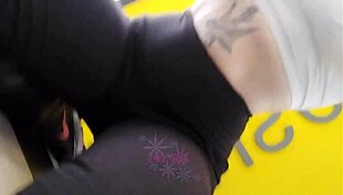 naughty blonde 💦 flashes cameltoe legs at gym workout