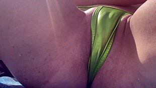 italian milf flashes tight shaved pussy on miami beach 😈🏖️🍑