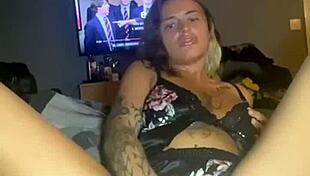 Whoa, Horny Emo 18-Year-Old Slut Fingers Her Big-Ass Solo!