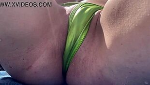 italian milf flashes tight shaved pussy on miami beach 😈🏖️🍑