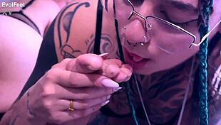 Kick off morning right sucking my toes then lick up to pussy