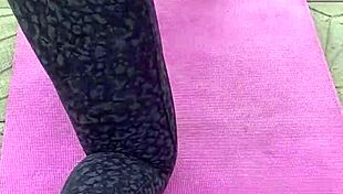 WET PUSSY FLASHES During Ebony Milf's Morning Outdoor Workout!