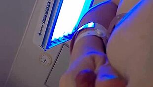 Eu no hospital e ele tarado me fez chupar ate gozar forte