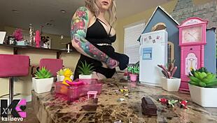 giantess unaware of her craving for screaming tiny fighters in her mouth