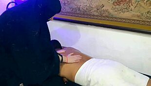 arabe branquinha with pink pussy gets erotic desi massage 😏🍑💋