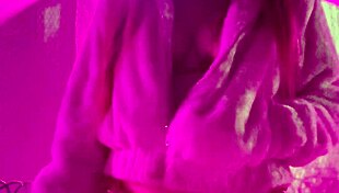 Damn, Italian milf Artemisia's huge tits make smoking so horny outdoors! 🚬💋