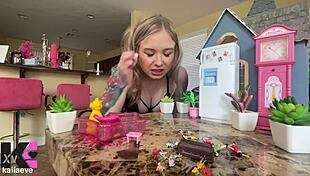 giantess unaware of her craving for screaming tiny fighters in her mouth