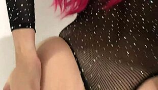 supahot white girl shakes narrow ass in black boots 🔥