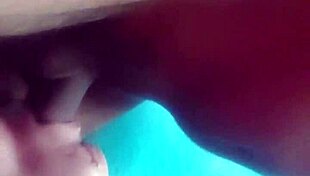 uff essa polla enorme na garganta 😩 não cabe direito no oral caseiro com amiga latina 🔥💦