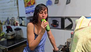 Ex waiting turned into kitchen fuck with ex suegro's hard cock deep in my wet pussy