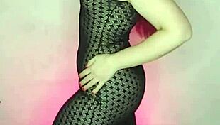 brindemos... uh por esas primas lejanas ke les encanta anal y complacer asi 😩🍑💦