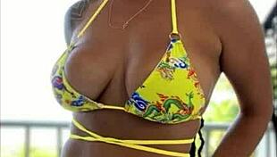 Real bikini BABES flash BIG ASSES TITS beach pt4