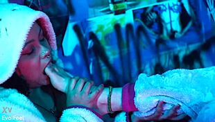 her heart races worshipping girlfriend's soft feet toes with tongue and lips