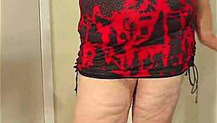 hot thick hijab lady in heels and mini skirt shakes juicy ass twerking wildly