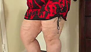 hot thick hijab lady in heels and mini skirt shakes juicy ass twerking wildly