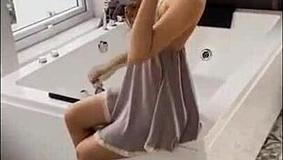 Casual college girl SHOWS OFF on webcam