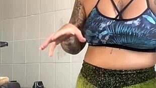 Married woman films cooking online but really flashes her swollen pussy for thrills