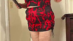 hot thick hijab lady in heels and mini skirt shakes juicy ass twerking wildly