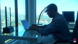 Hot couple bangs hard cowgirl on tiny boat in lake 🚣‍♀️🌊