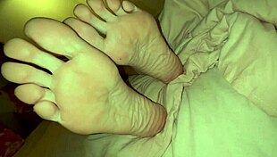 stylish teen poses pussy and big nipples for massager's close up shots