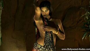 dreamy indian beauty stripping nude, wanna see her pure erotic seduction??
