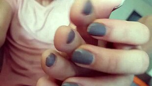 SHEMALE FEET FETISH PLAY DRIVES YOU WILD!
