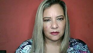 5 MAMAe MEXICANA RIDES COCK 4 EROTIC PLEASURE IN BED