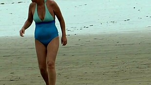 Stepmom trims hairy bush for bikini tease on beach