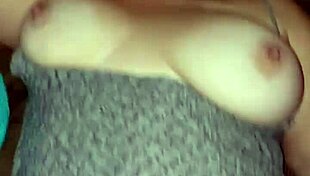 Rubbing cum deep into her cervix