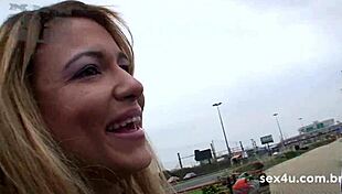 giving cash on porto alegre streets for studio sex with hot girl