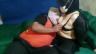 indonesian guard's pussy licked hard then fucked to squirt 💦👅