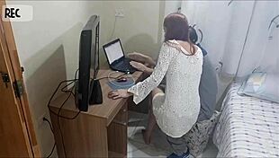 safada housewife gets depraved maintenance man cum fetish on ass