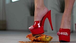 watch this tiny babe smash fruits in heels... foot fetish heaven! 👠🍇
