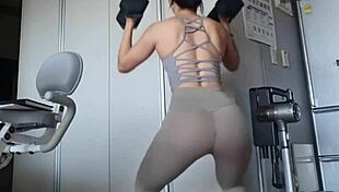 Sexy Korean Fitness Babe Works Out Her Tight Body at Home
