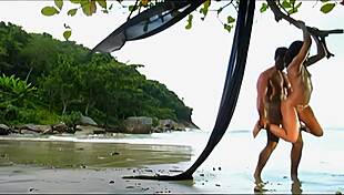 Stunning Acrobatic Beach Fuck Ends In Massive Facial Cumshot