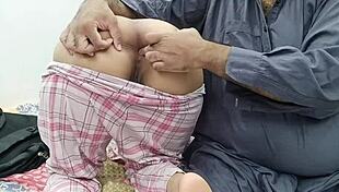 desi pakistani student's big ass tempts her stepbrother in secret