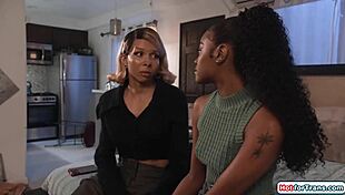 Valeria Atreides fucks her girlfriend hard?
