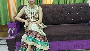 Teen Boy Catches Beautiful Bhabhi In Steamy Hidden Fuck