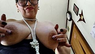 Wow, strong dick pearls mature wife's neck in hot close-ups!